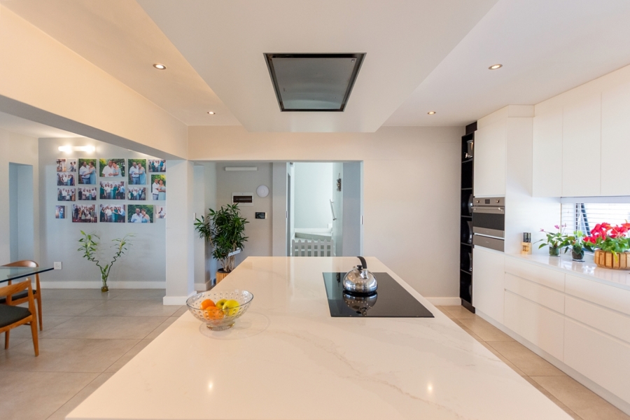 7 Bedroom Property for Sale in Calypso Beach Western Cape